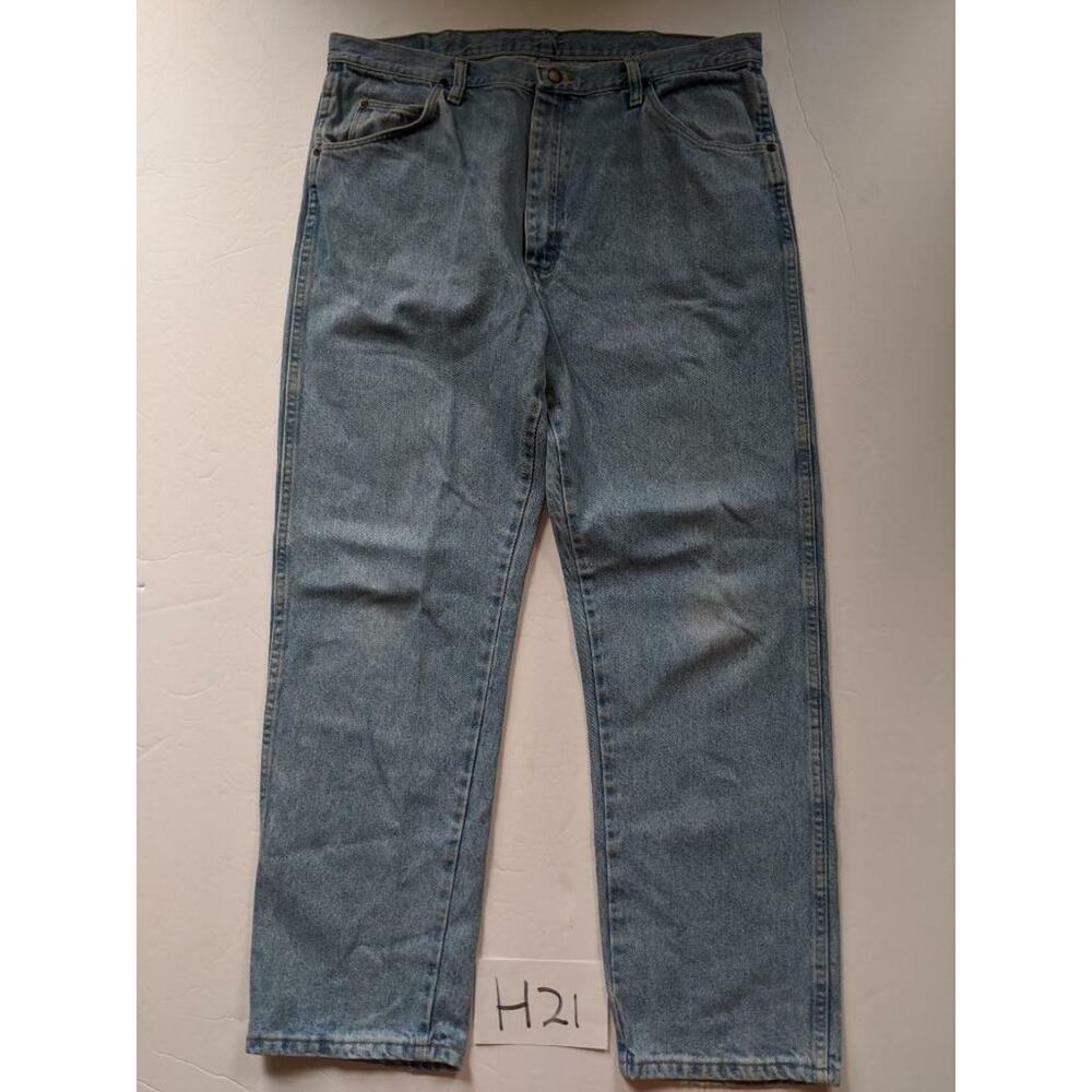 Wrangler Blue Jeans Size 38 x 30 Relaxed Fit -0821H21